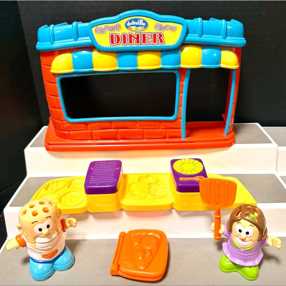2004 Hasbro Play-Doh Retired Dohville Chomp 'n Chew Diner grill 2 characters